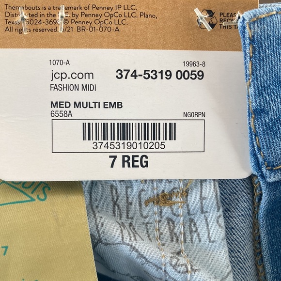 Girls denim shorts size 7 regular - Picture 3 of 13